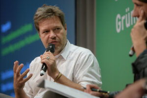 Robert Habeck, Foto: stephan-roehl.de, Quelle: Heinrich-Böll-Stiftung auf flickr.com, Lizenz: BY-SA 2.0 https://creativecommons.org/licenses/by-sa/2.0/deed.de